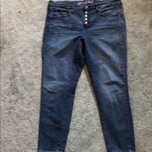 Universal Thread High rise button fly skinny